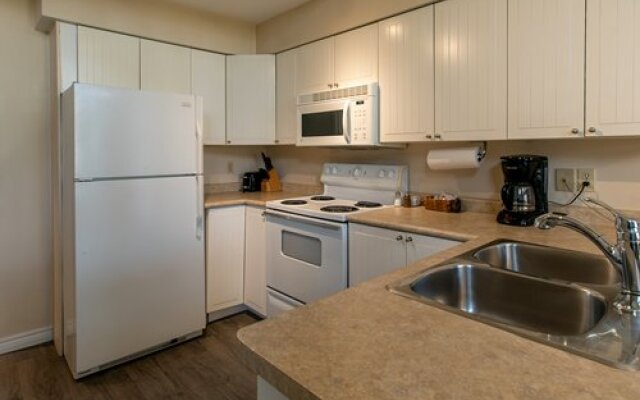 Simcoe Condo 125 At The Georgian Bay Hotel, Collingwood, Canada