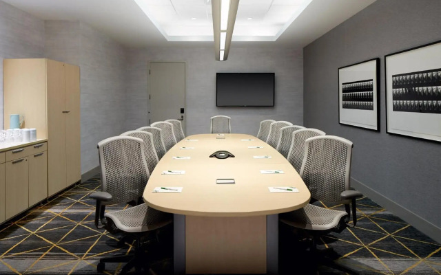 Holiday Inn Hotel & Suites Montreal Airport by IHG