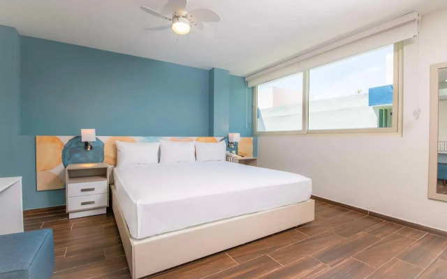 Vista Express Guadalajara Expo SureStay Collection by BW