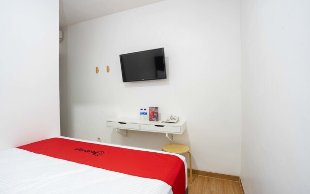 RedDoorz Plus @ Danau Sunter Utara