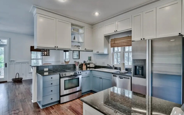 Magnolia Cottages By The Sea-9 Creek Park by Florida Star Vacations