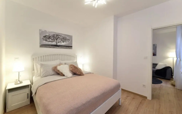 First Choice Centar - Primorska