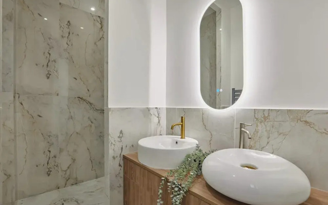 Saint Honore Luxury Apartment With AC