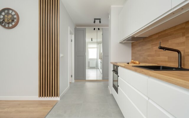 Pleasant Decor & Parking by Renters