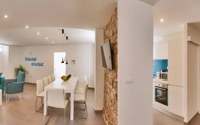 Sea-view Villa in Bol with Hot Tub, Sauna, Whirlpool