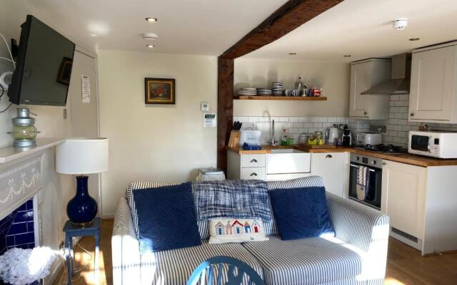 Monmouth House Apartments