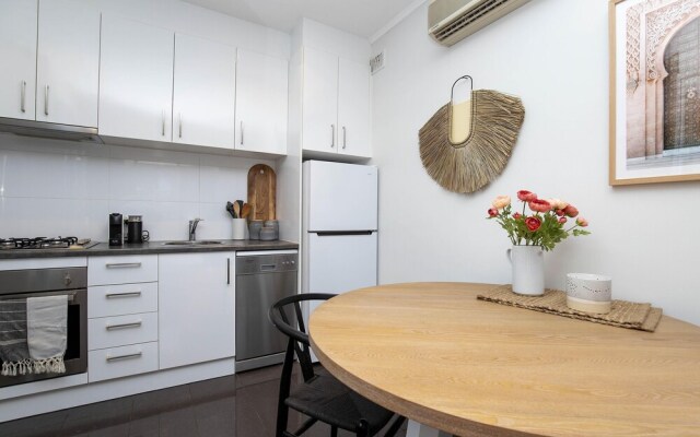 Nth Adelaide Studio Apt With Reverse Cycle Aircon