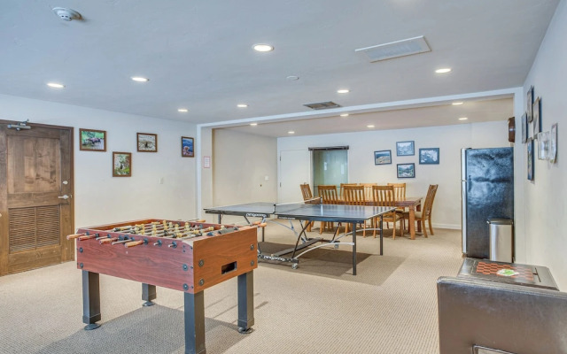 Remodeled Vail Condo w/ Hot Tub Access!