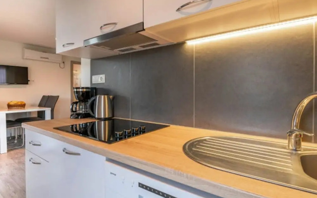 Mobile Home in Banjole Near Beach