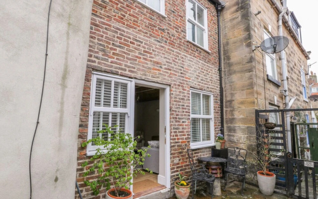 5 Oystons Yard