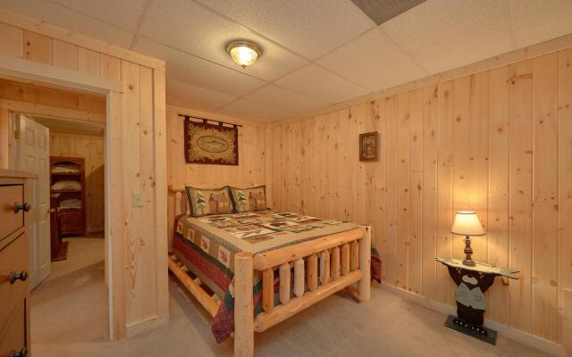 Hickory Lodge in Pigeon Forge