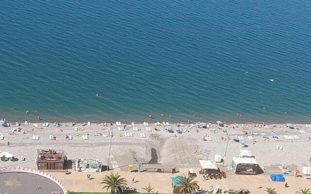 SEA-VIEW Beluga & Dolphin Luxury HOTEL apartments