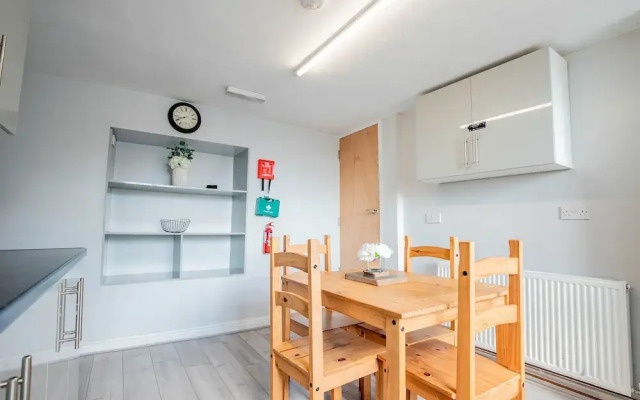 Host Stay Park Cliffe House