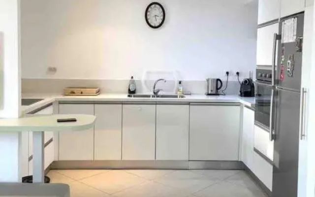 Sunny 3BR Apartment Golf Residence