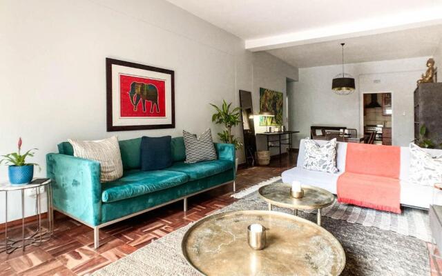 Stylish Apartment in heart of Rosebank
