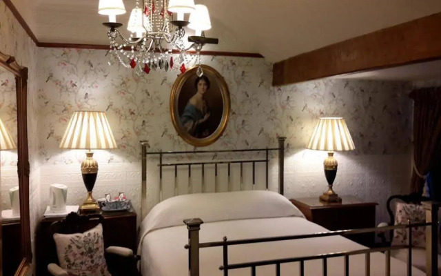 The Lonsdale Hotel
