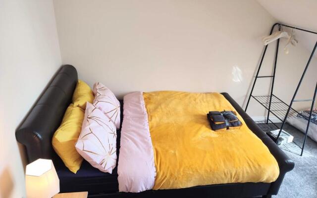 Crystal Suite 4 - private parking - metro