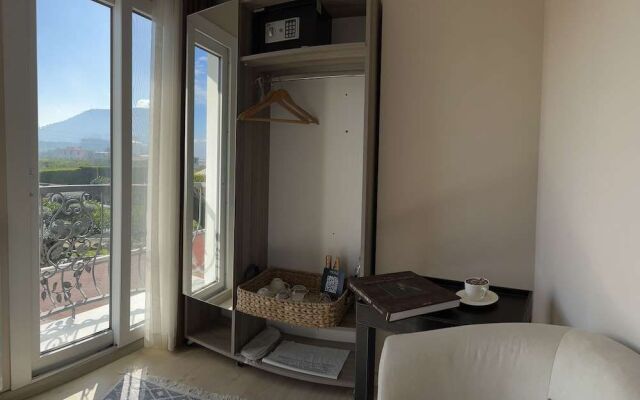 B.equine Range Hotel