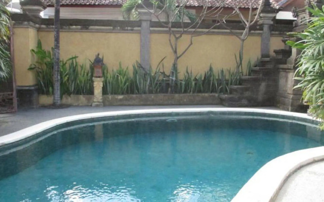 Yuli Bungalows