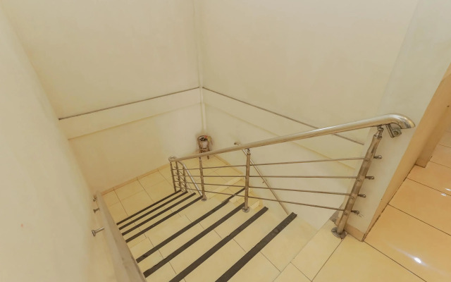 RedDoorz near Juanda Airport T1