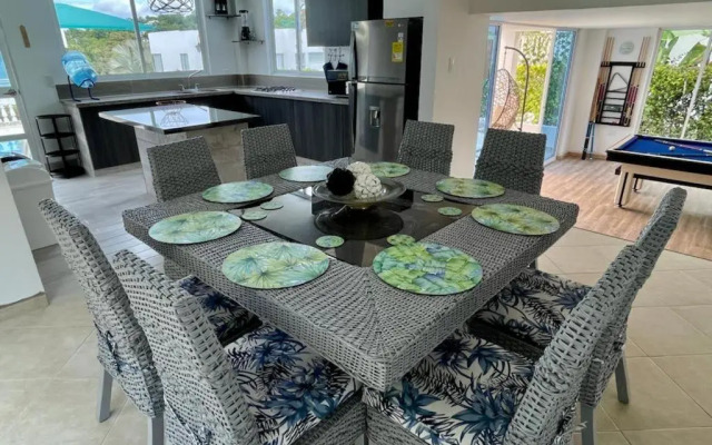 ESPECTACULAR Casa Quinta en Melgar