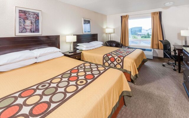 Super 8 by Wyndham Airdrie AB