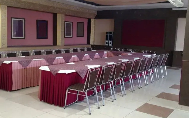 Hotel Center Point