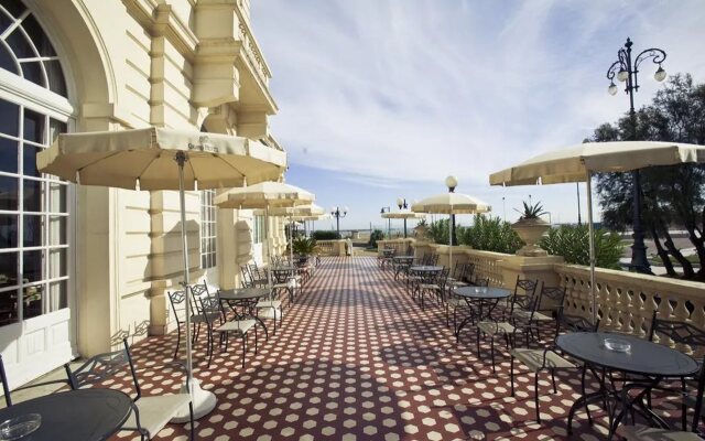 Grand Hotel