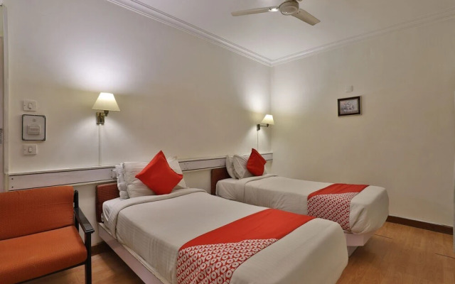 Hotel Crown by OYO Rooms