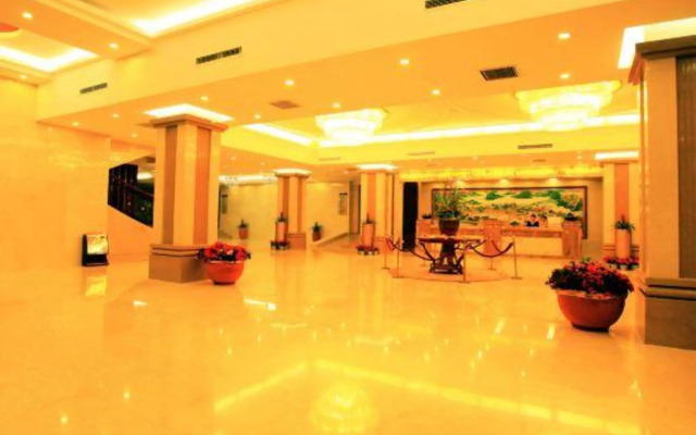 Longchang East Hotel