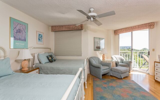 Hodnett Cooper's North Breakers