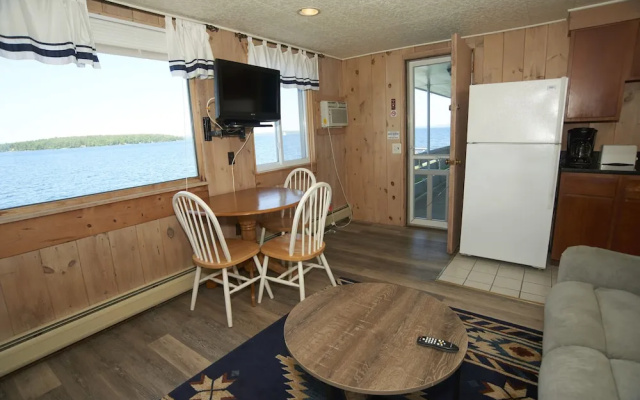 Belknap Point Inn