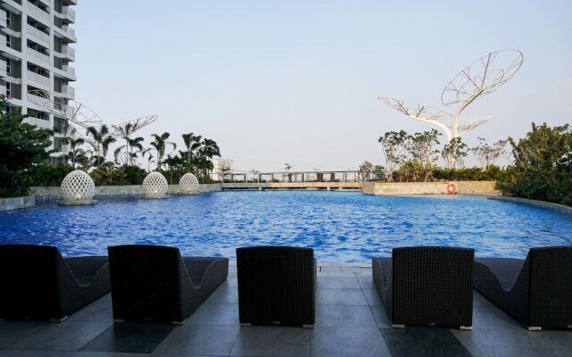 Gorgeous And Cozy Studio At West Vista Apartment