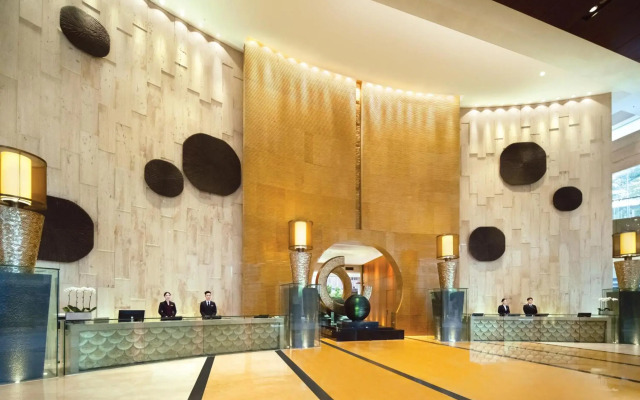 Royal Garden Hotel
