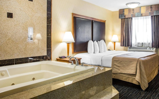 Hibiscus Inn & Suites