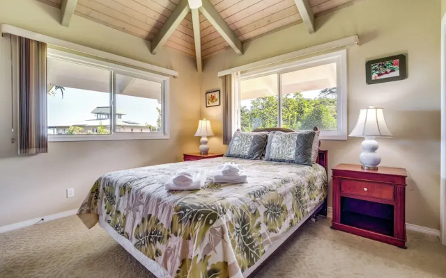 Honomu Home w/ Screened Lanai + Ocean Views!