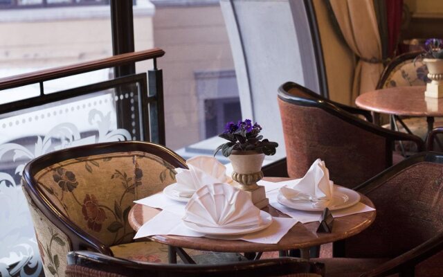 The Michelangelo Hotel