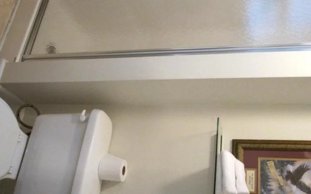 Lazy E Motor Inn