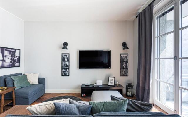 Wide and Bright two bedroom apartment