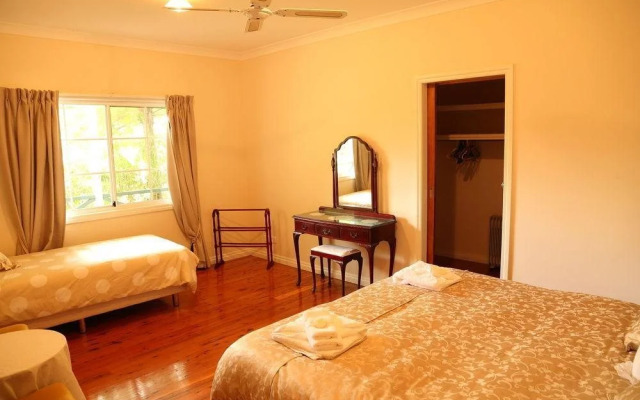 Bridgeman Downs B & B