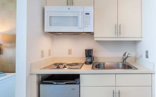 MIA Luxe Properties at Mutiny Park Condominium-Hotel