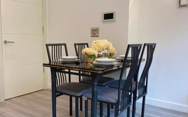 Newpointe Stunning 1-bedroom Serviced Apartment