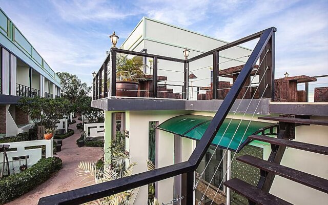 Baan Kiet 3 7 units 2 Bedroom Jacuzzi Townhomes