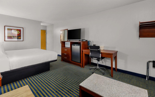 SureStay Plus by Best Western Brooks