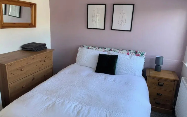 Beautiful 2-bed House in Portsmouth