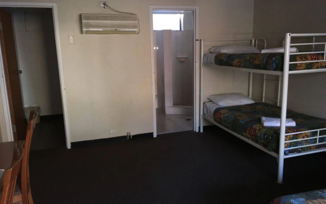 Red Cedars Motel