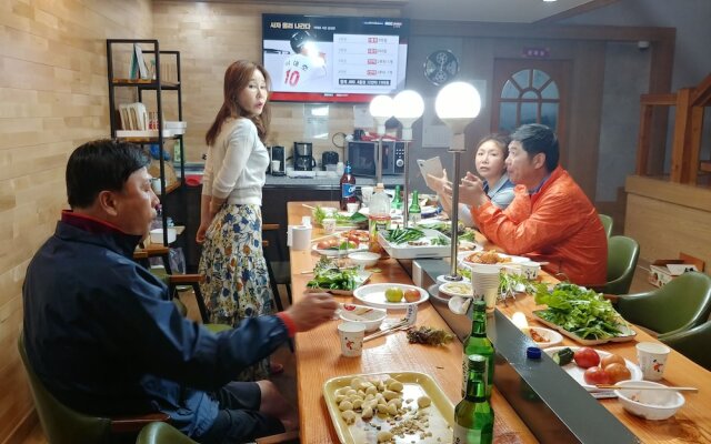 Cheomseongdae House