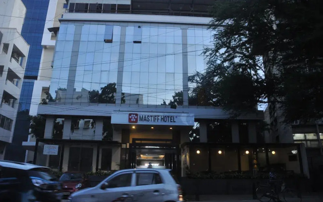 i145 Hotel