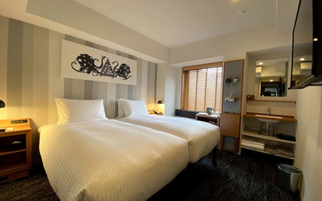 Umedaholic Hotel
