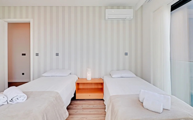 SKY Beach Apartment in Quarteira